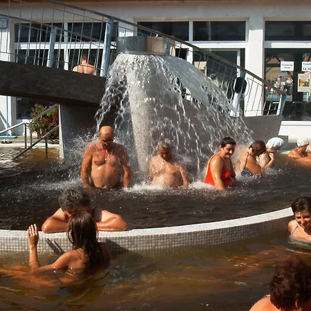 派兹奥温泉酒店 4* Mórahalom