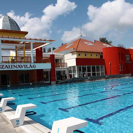 派兹奥温泉酒店 招待所 Mórahalom